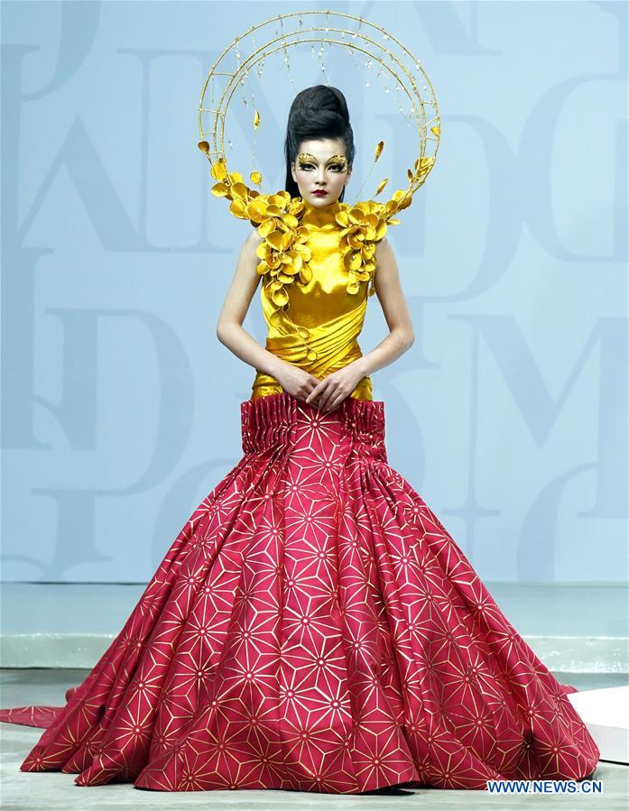 CHINA-BEIJING-FASHION WEEK-MAKE-UP (CN)