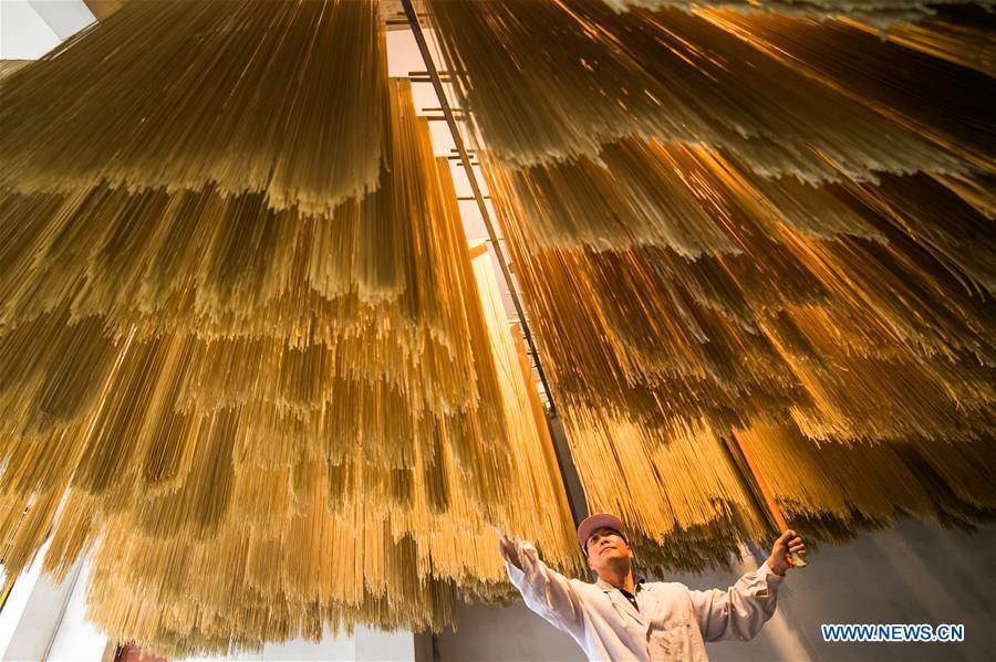 Xinhua Headlines: Chinese economy powering ahead, fulfilling 2018 targets