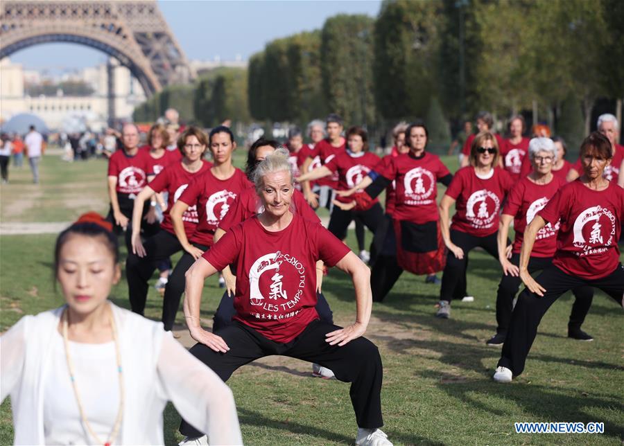 FRANCE-PARIS-QIGONG-PRACTICE