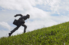 通過創(chuàng)造性方式應(yīng)對社會(huì)挑戰(zhàn)