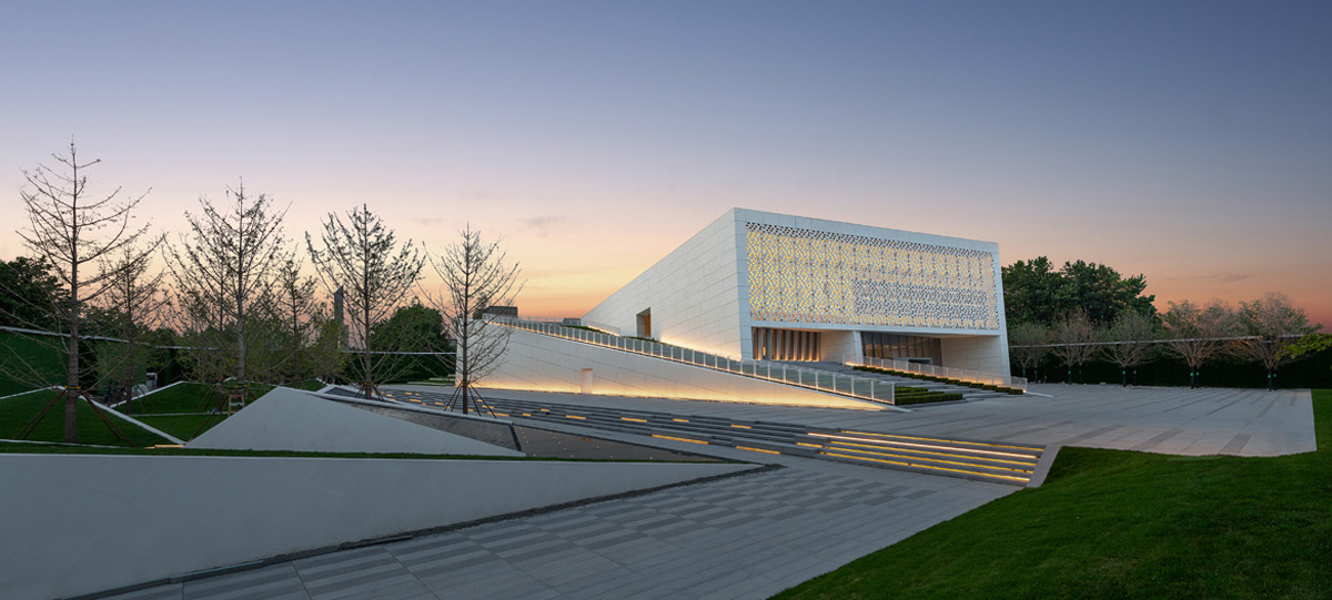 中央商務(wù)區(qū)展示中心正式對(duì)外開放，拉開了這座百年城市煥新升級(jí)的大幕