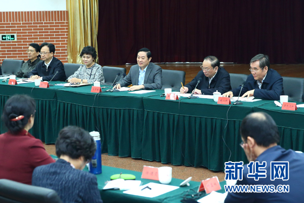 4月12日，中共中央政治局委員、中央書記處書記、中宣部部長劉奇葆在北京出席“走向世界的中國兒童文學(xué)”座談會并講話。 新華社記者丁海濤攝