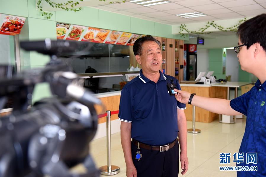 （新華全媒頭條&middot;圖文互動(dòng)）（11）發(fā)揮自身優(yōu)勢(shì) 奮力走在前列&mdash;&mdash;習(xí)近平總書記在山東考察回訪記