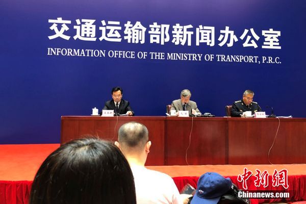 交通運輸部6月份例行新聞發布會現場。 程春雨 攝