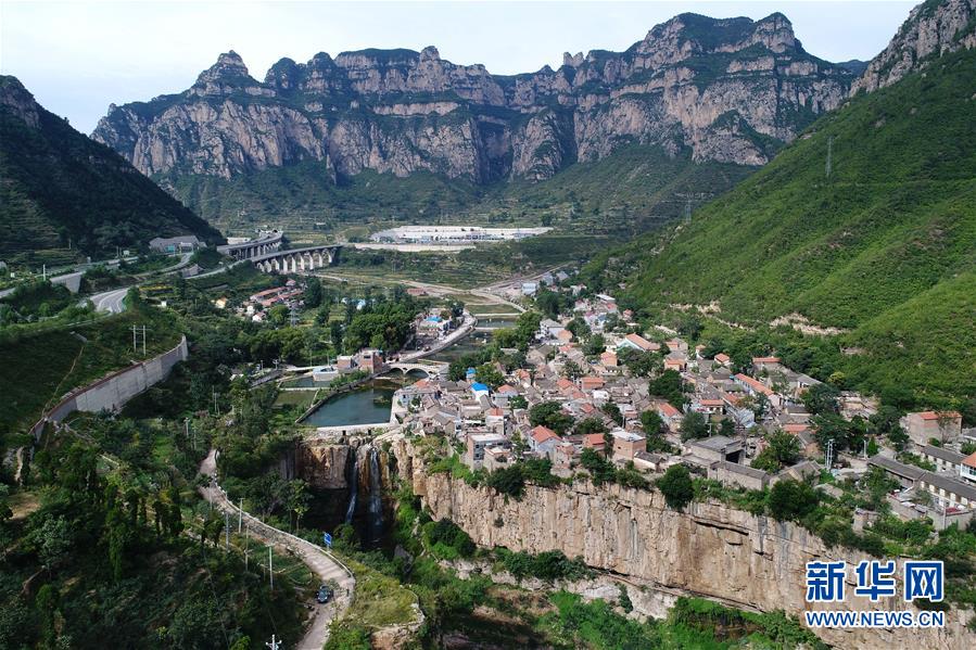 （壯闊東方潮 奮進(jìn)新時(shí)代&mdash;&mdash;慶祝改革開(kāi)放40年）（3）美麗中華大地書(shū)寫(xiě)綠色傳奇