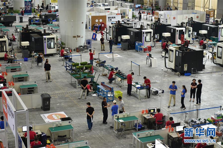 （新華全媒頭條&middot;圖文互動(dòng)）（1）上下合力，聚力破障，開辟&ldquo;大國(guó)工匠&rdquo;建設(shè)新格局