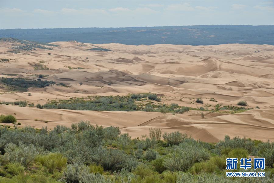 （在習(xí)近平新時(shí)代中國特色社會(huì)主義思想指引下&mdash;&mdash;新時(shí)代新作為新篇章&middot;圖文互動(dòng)）（6）庫布其競相演繹&ldquo;點(diǎn)沙成金&rdquo;傳奇