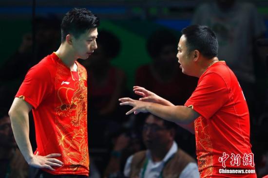 圖為教練劉國梁在場邊指導。<a target='_blank' ><p align=