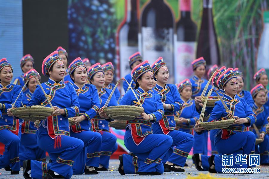 (輝煌60年·壯美新廣西·圖文互動)(9)和睦相處一家親 攜手并進(jìn)謀發(fā)展——廣西民族團(tuán)結(jié)發(fā)展觀察
