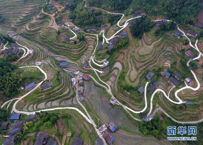 （輝煌60年&middot;壯美新廣西&middot;圖文互動）（1）奮力書寫壯鄉反貧困歷史新篇章&mdash;&mdash;廣西干部群眾接續奮斗脫貧攻堅觀察