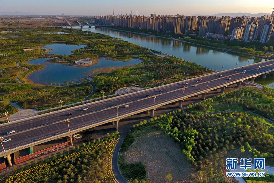 （在習(xí)近平新時(shí)代中國(guó)特色社會(huì)主義思想指引下&mdash;&mdash;新時(shí)代新作為新篇章&middot;圖文互動(dòng)）（1）煤都之藍(lán) 大同大不同