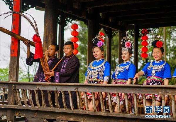 （在習近平新時代中國特色社會主義思想指引下&mdash;&mdash;新時代新作為新篇章&middot;鄉村振興戰略&middot;圖文互動）（5）掙脫&ldquo;富饒的貧困&rdquo;&mdash;&mdash;一個西部貧困區縣綠色發展之變 