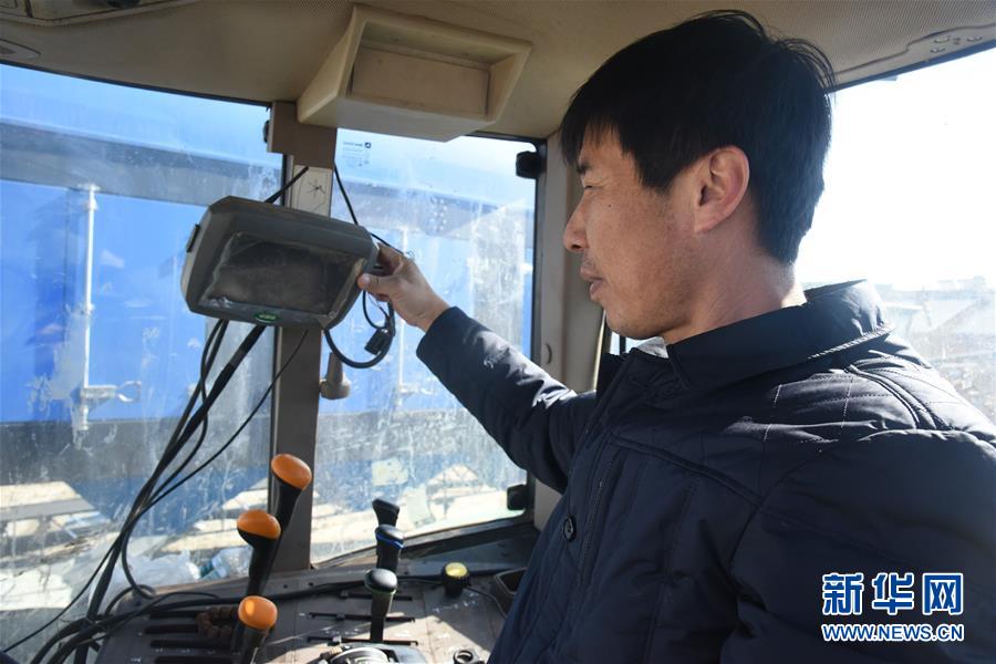 （在習近平新時代中國特色社會主義思想指引下&mdash;&mdash;新時代新作為新篇章&middot;圖文互動）（1）黑土地上感受&ldquo;中國飯碗&rdquo;新變化