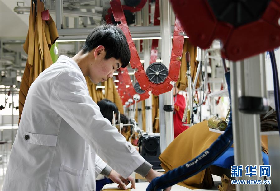 （新華全媒頭條&middot;圖文互動）（5）從&ldquo;來樣加工&rdquo;到為全球&ldquo;量體裁衣&rdquo;&mdash;&mdash;透過&ldquo;迪尚之路&rdquo;看新舊動能轉換