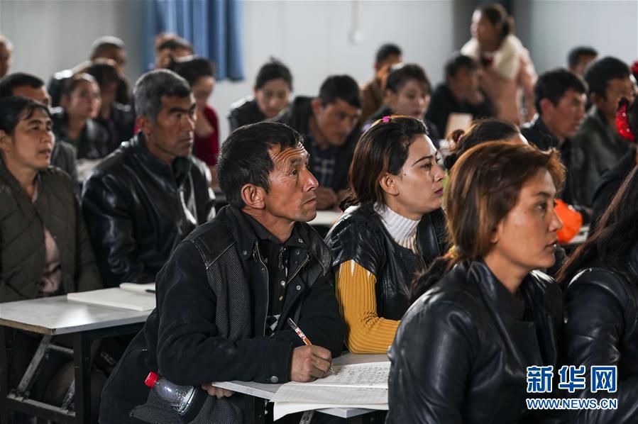 （新華全媒頭條&middot;圖文互動(dòng)）（7）一步千年，&ldquo;最后的沙漠部落&rdquo;遷入新家園