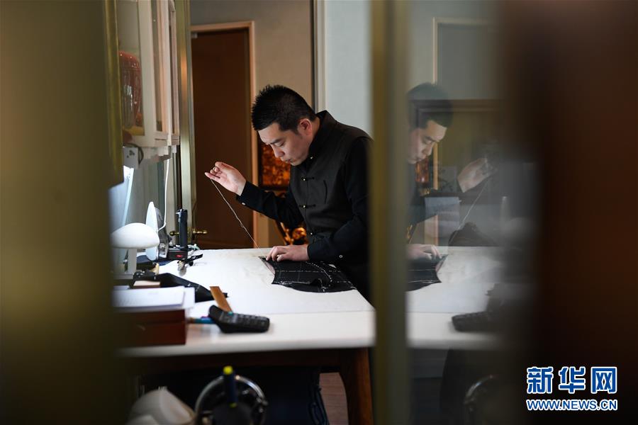 （壯麗70年&middot;奮斗新時(shí)代&middot;圖文互動(dòng)）（6）&ldquo;用心的作品是有靈魂的&rdquo;&mdash;&mdash;從&ldquo;紅幫裁縫&rdquo;到服裝名城