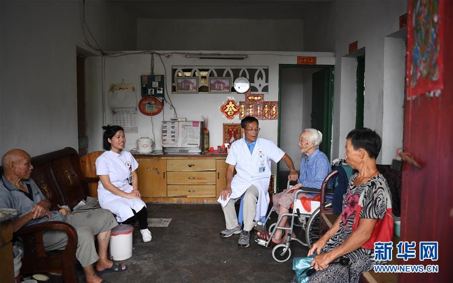 （新華全媒頭條&middot;圖文互動）（7）伶仃洋邊&ldquo;守門&rdquo;人&mdash;&mdash;記堅守海島32年的黨員醫生王桂湘