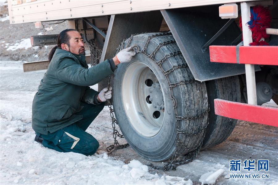 (新華全媒頭條·圖文互動)(4)格桑花開滿天路——寫在川藏公路通車65周年之際