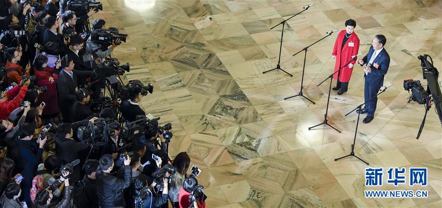 （兩會·面對面）（7）全國政協委員接受采訪