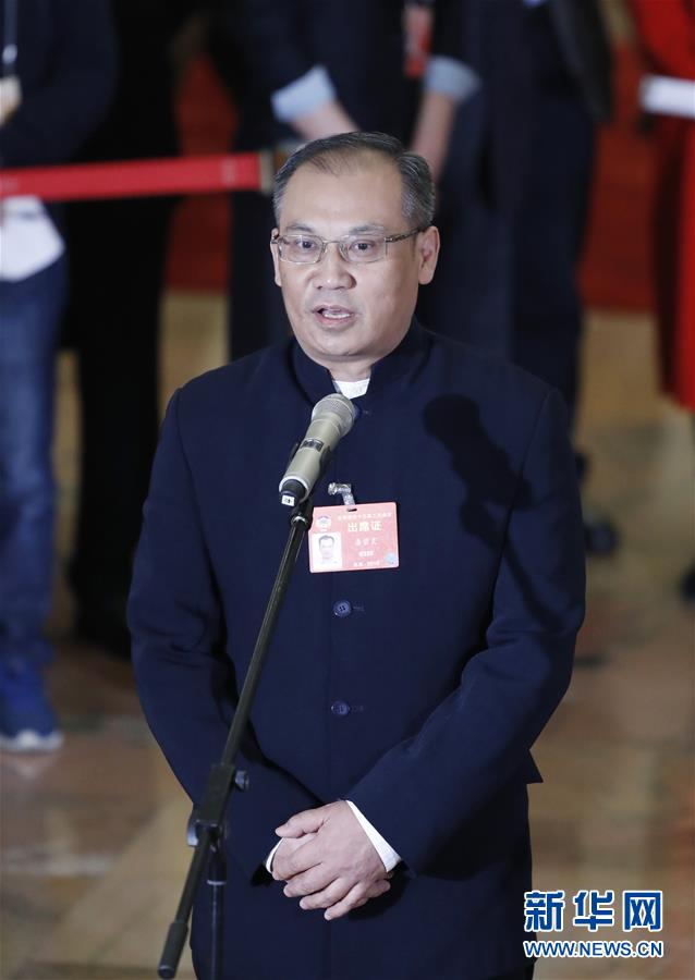 （兩會(huì)&middot;面對(duì)面）（9）全國政協(xié)委員接受采訪