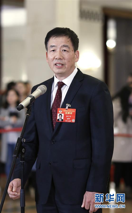 （兩會&middot;面對面&middot;XHDW）（11）全國政協委員接受采訪