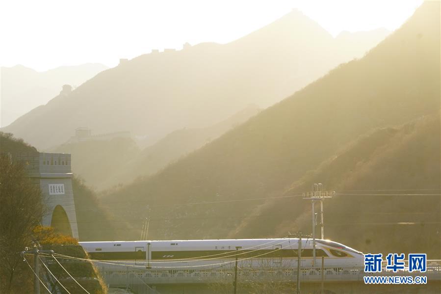 （新華全媒頭條&middot;圖文互動）（3）勇立潮頭御風行&mdash;&mdash;以習近平同志為核心的黨中央2019年治國理政評述