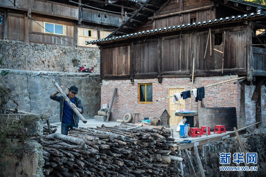 (決戰(zhàn)決勝脫貧攻堅·圖文互動)(3)歷史性告別“人畜混居” 貴州7萬余戶山民“新家”迎新年