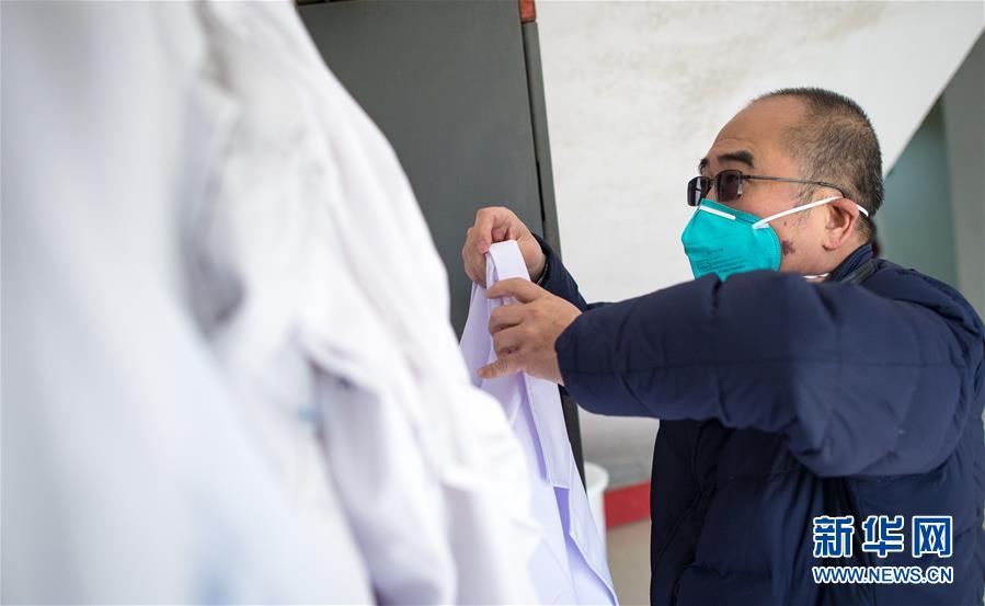 （新華全媒頭條&middot;聚焦疫情防控&middot;圖文互動）（9）拼漸凍生命 與疫魔競速&mdash;&mdash;記疫情&ldquo;風暴眼&rdquo;中武漢金銀潭醫院院長張定宇