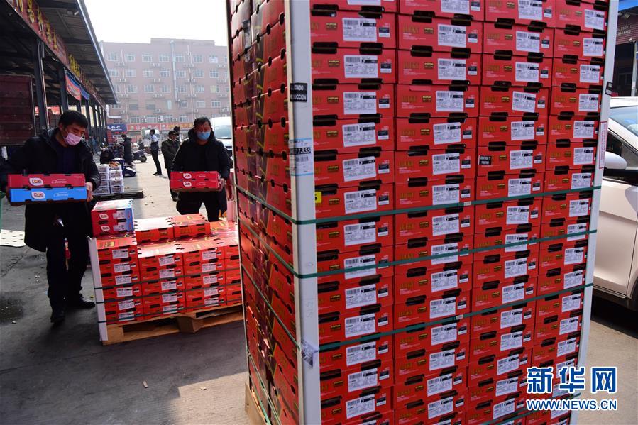 （聚焦疫情防控&middot;圖文互動）（2）吃的東西充足，做點花樣菜吧！&mdash;&mdash;中部地區最大農產品批發市場見聞 