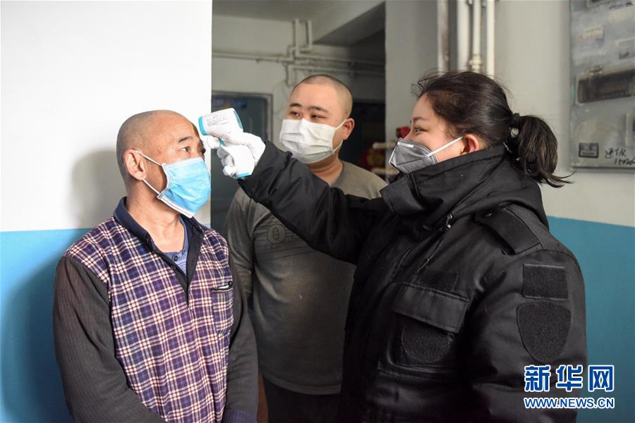 (聚焦疫情防控·圖文互動)(4)“我們多跑跑,居民更安全”——直擊新疆基層社區(qū)疫情防控