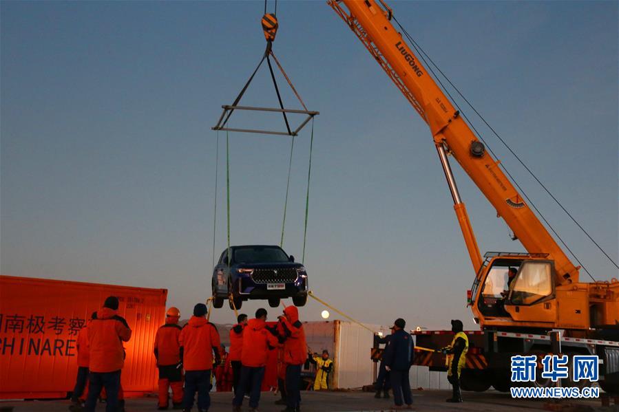 （&ldquo;雪龍&rdquo;探南極&middot;圖文互動）（6）&ldquo;雪龍2&rdquo;號開始南極長城站首次卸貨