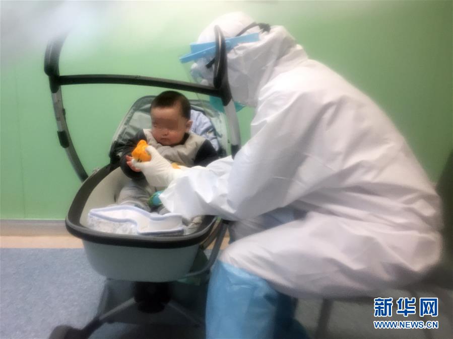 (新華全媒頭條·圖文互動)(7)人間至味是團圓——武漢庚子元宵節全紀錄