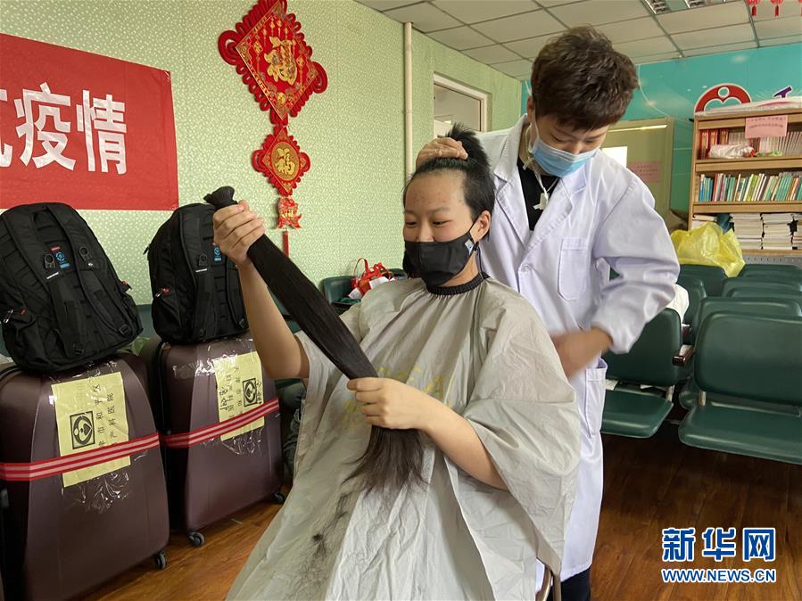 （聚焦疫情防控·圖文互動）（1）沖鋒向前，我們義無反顧——“戰疫”一線醫護人員群像