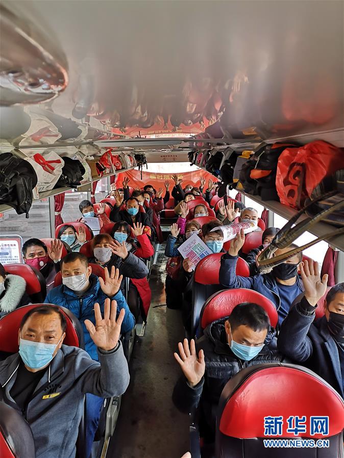 （做好六穩工作 應對復雜局面&middot;圖文互動）（1）四川：&ldquo;點對點、一站式&rdquo;送農民工安全返崗