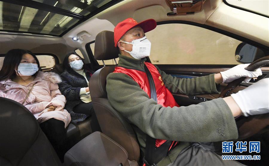 （新華全媒頭條&middot;圖文互動）（7）火線上的中流砥柱&mdash;&mdash;獻給奮戰在抗疫一線的醫務工作者