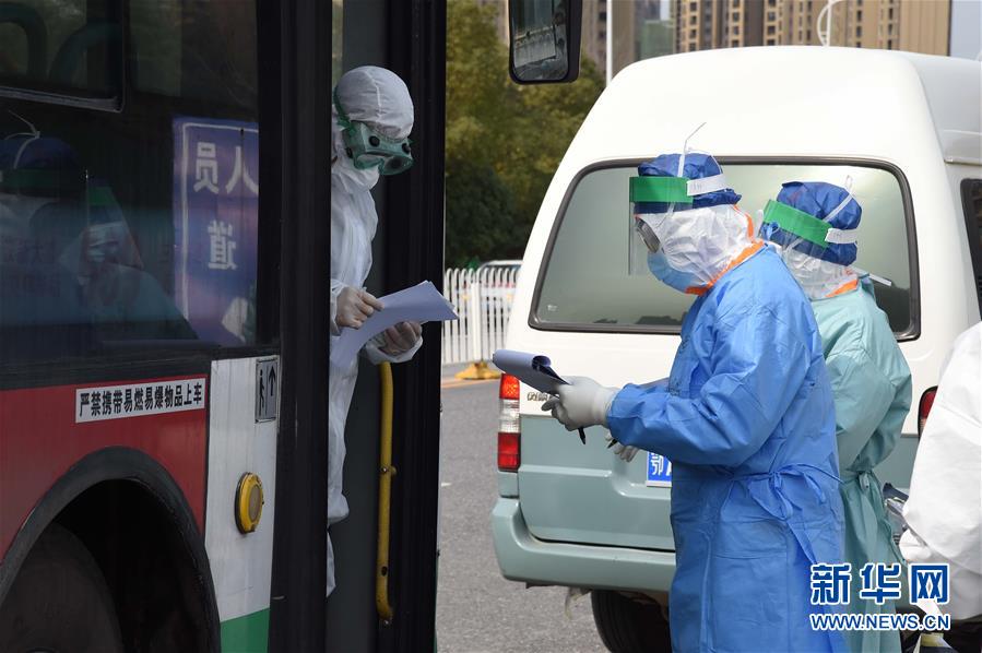 （聚焦疫情防控&middot;圖文互動）（8）軍隊新近承擔救治任務的兩所醫院全部投入使用 參照火神山醫院模式運行