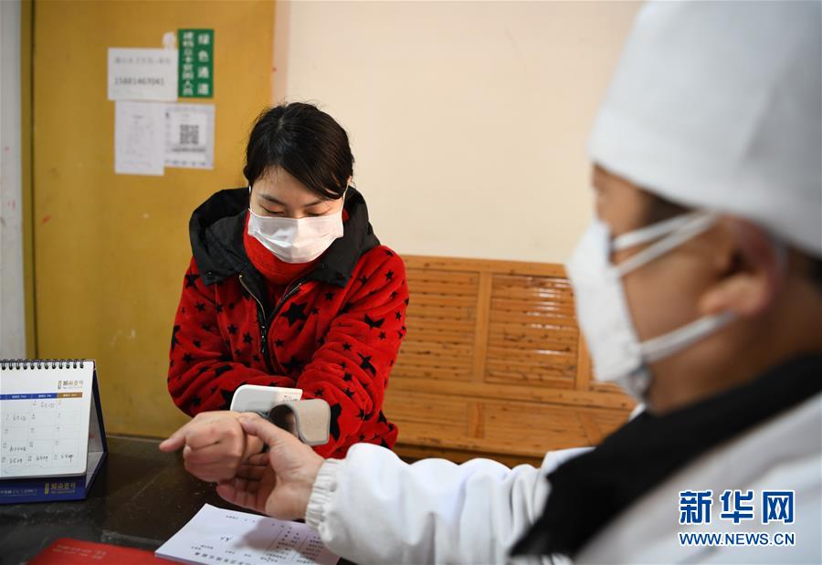 （抓好經濟發展 應對復雜局面·圖文互動）（1）2500萬農民工如何安全返崗？——農民工大省四川復工觀察