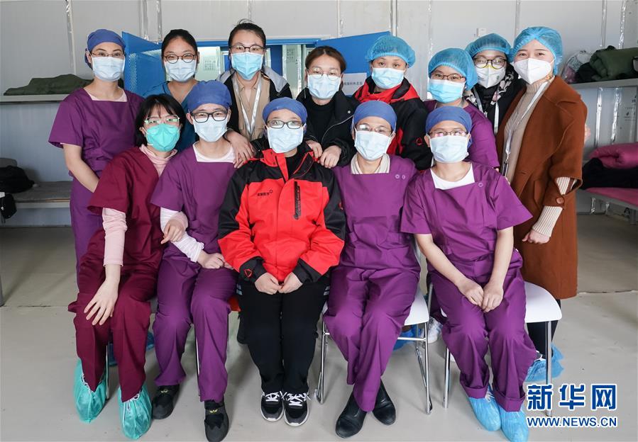 (聚焦疫情防控)(1)女子“偵察兵”:決戰(zhàn)雷神山