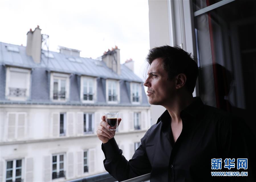 （國際&middot;圖文互動）（5）通訊：手牽手，我們共同驅散陰霾&mdash;&mdash;法國音樂人創作抗疫歌曲背后的故事