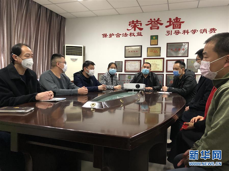 （新媒體專線&middot;圖文互動(dòng)）（1）他們&ldquo;線上&rdquo;為消費(fèi)者解憂