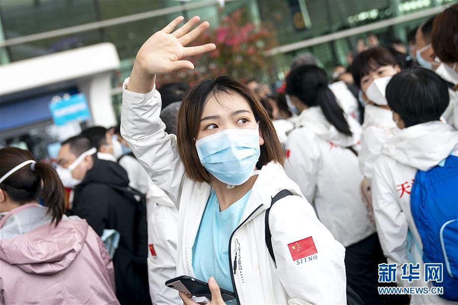 （新華全媒頭條&middot;圖文互動）（4）最美逆行者，武漢永遠記得你！&mdash;&mdash;首批援鄂醫療隊返程紀實