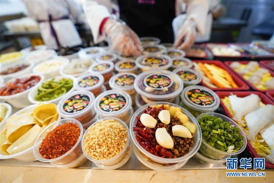 （中國經濟新觀察&middot;圖文互動）（5）&ldquo;云端&rdquo;上演新場景&mdash;&mdash;新型消費激活發展新動能