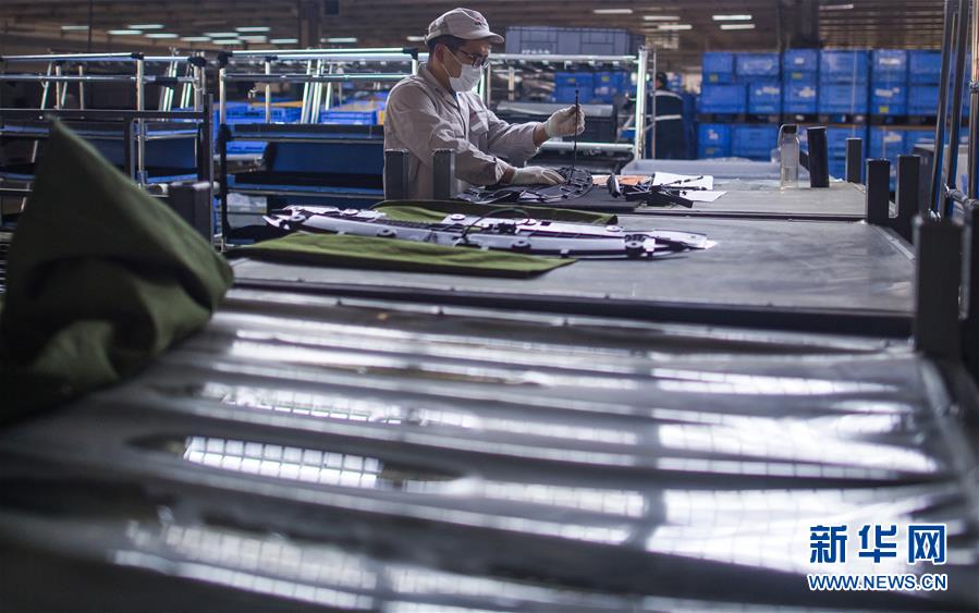 （新華全媒頭條&middot;圖文互動）（18）在艱難中重啟 在陣痛中復蘇&mdash;&mdash;湖北推動安全有序復工復產掃描