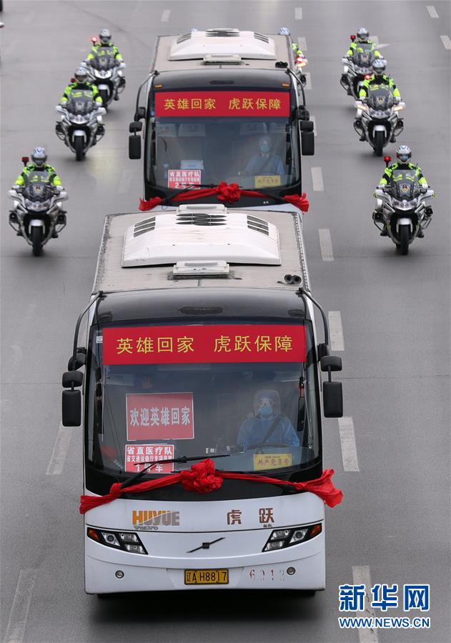 （在習近平新時代中國特色社會主義思想指引下&mdash;&mdash;新時代新作為新篇章&middot;習近平總書記關切事&middot;圖文互動）（5）給你最溫暖的擁抱&mdash;&mdash;保護關心愛護抗疫一線醫務人員在行動