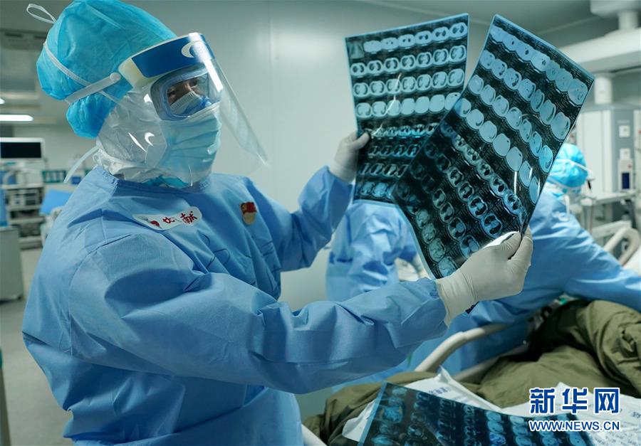 （新華全媒頭條&middot;圖文互動）（9）生命至上，人民至上&mdash;&mdash;武漢戰(zhàn)&ldquo;疫&rdquo;重癥患者救治工作紀實