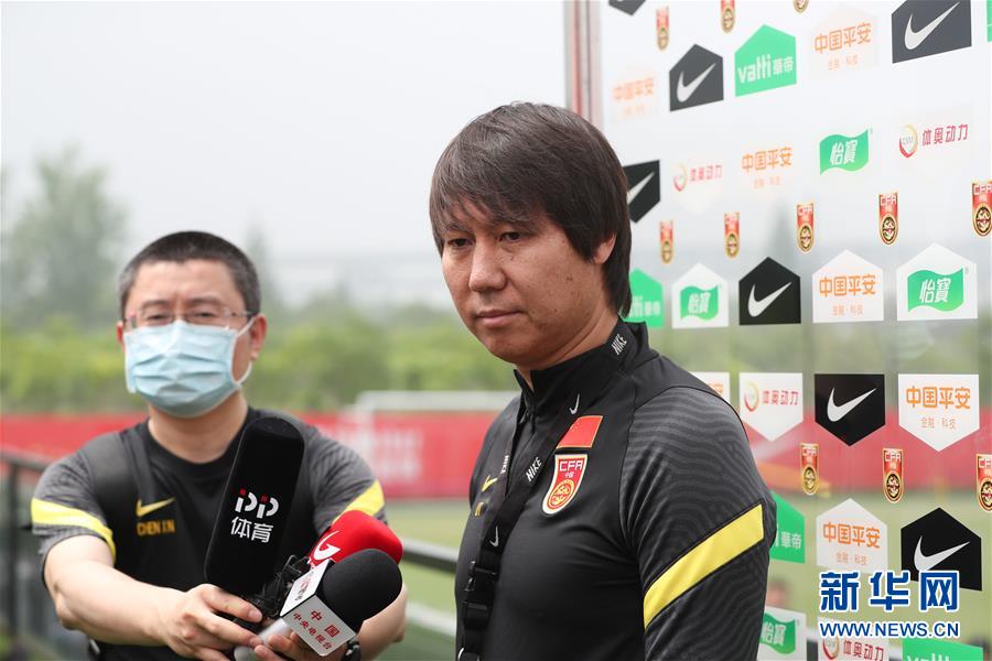 (體育)(2)足球——國家男足在滬集訓