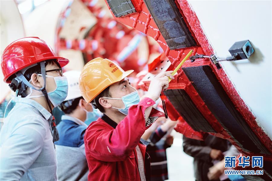 （在習近平新時代中國特色社會主義思想指引下——新時代新作為新篇章·習近平總書記關切事·圖文互動）（1）最有力的支撐，最堅決的攀登——記錄奮戰在復工復產一線的科技工作者