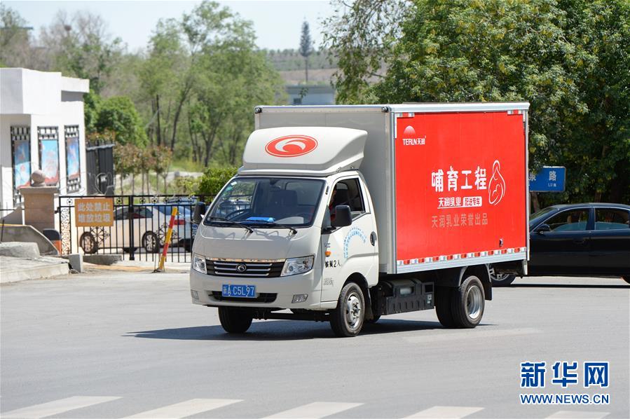 （圖文互動）（3）烏魯木齊：實施&ldquo;哺育工程&rdquo; 23萬余學齡前兒童免費喝牛奶