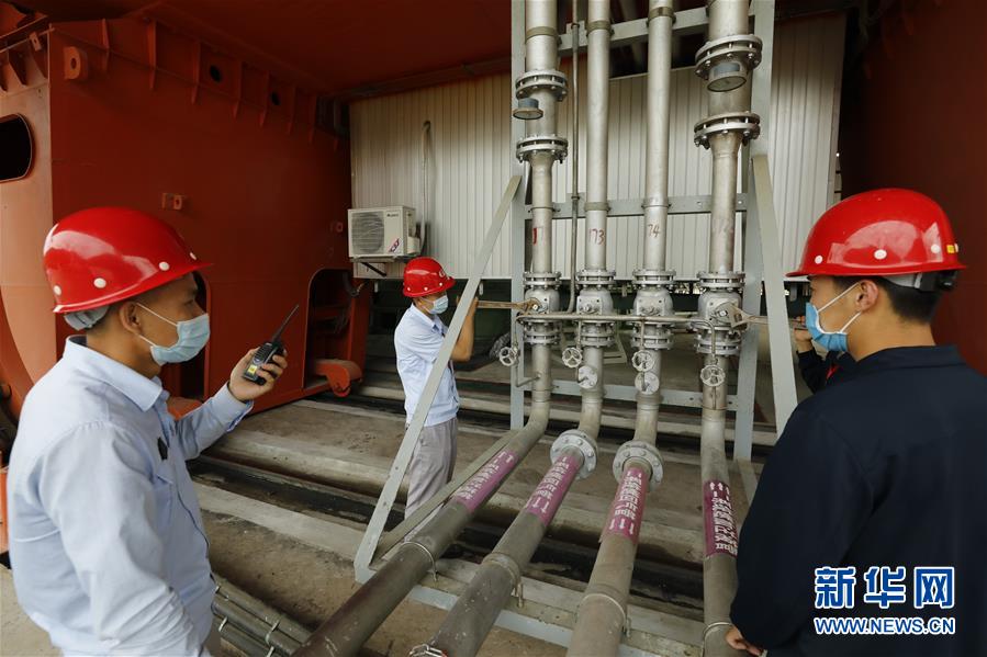 （圖文互動）（4）北斗發(fā)射緊急叫停后&hellip;&hellip;&mdash;&mdash;記西昌衛(wèi)星發(fā)射中心加注分隊黨員群體