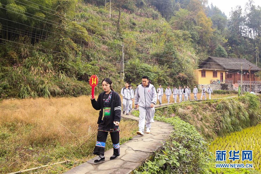 （在習近平新時代中國特色社會主義思想指引下——新時代新作為新篇章·習近平總書記關切事·圖文互動）（3）精準扶貧7年，十八洞村“長”出10余種新職業